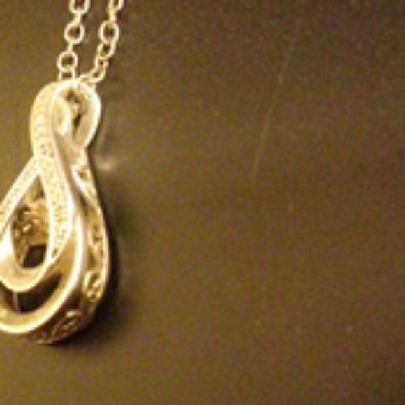 Sterling Silver Charm w/ necklace - Picture 2 of 4